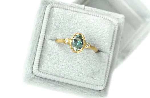 Anais Green Sapphire Ring