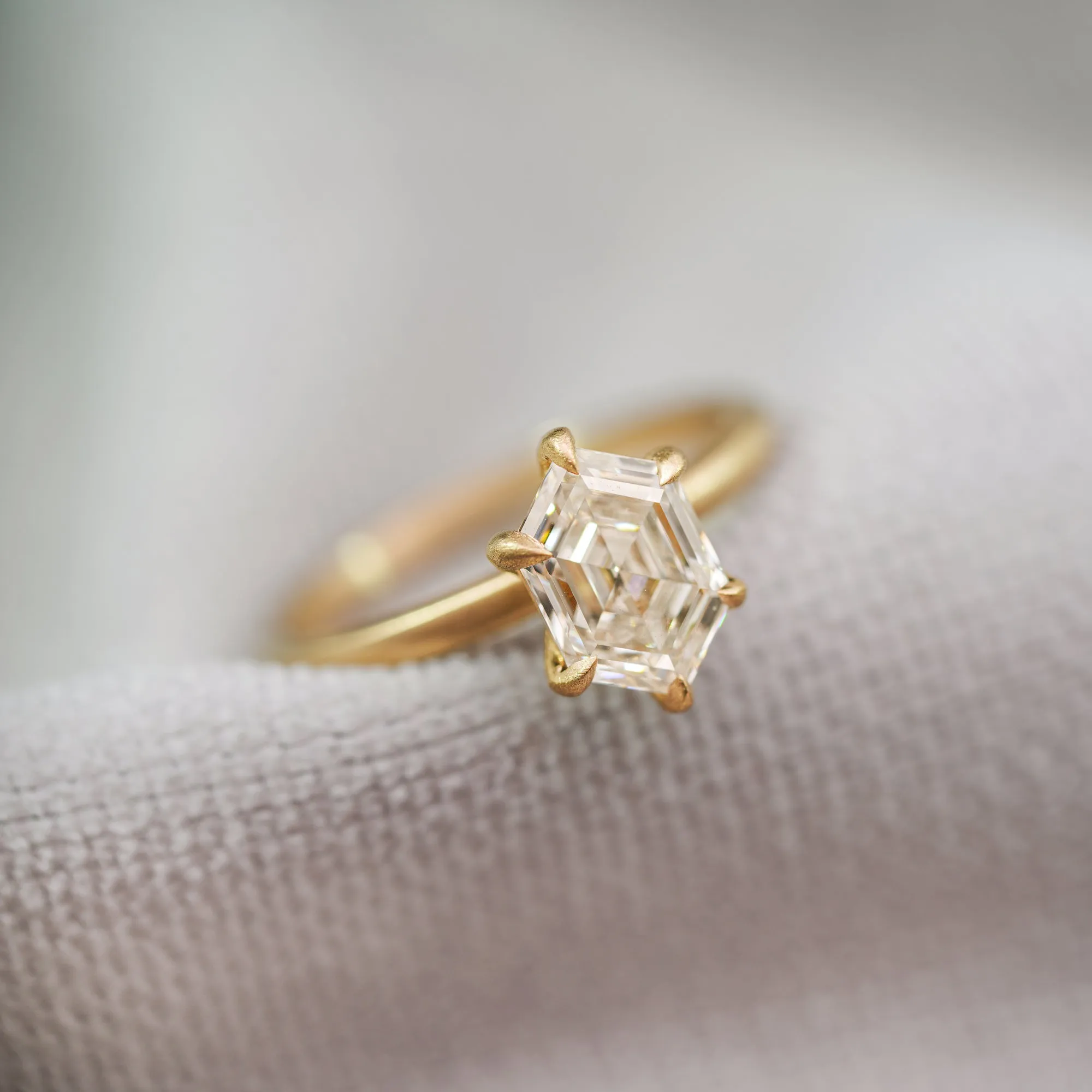 Elongated Hexagon Solitaire