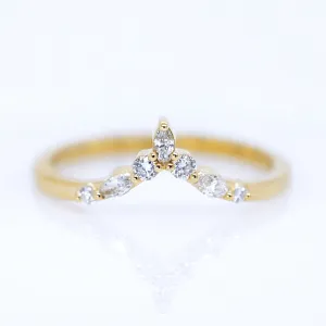 'Grace' Diamond Crown Chevron Band