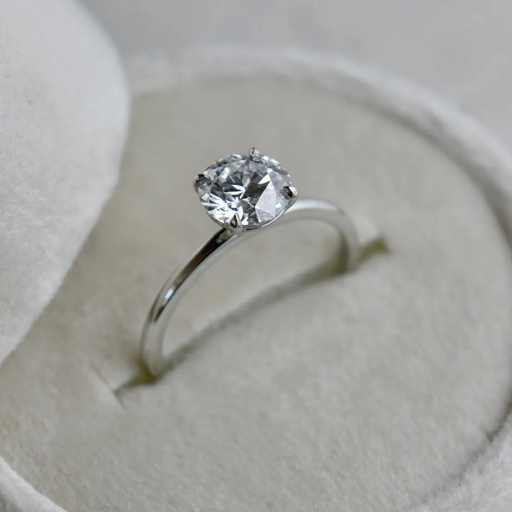 Lab Diamond Round Briiliant Solitaire Engagement Ring