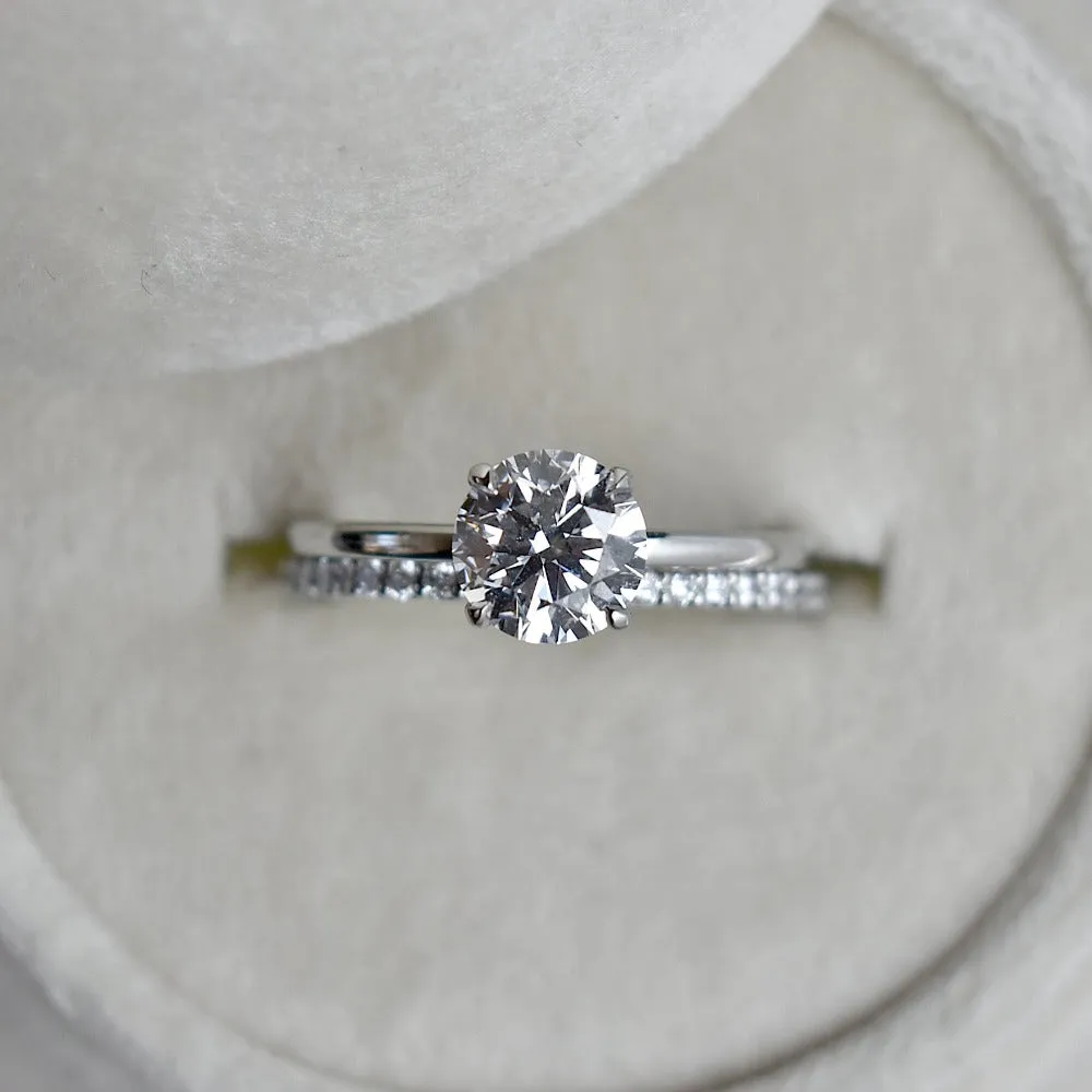 Lab Diamond Round Briiliant Solitaire Engagement Ring