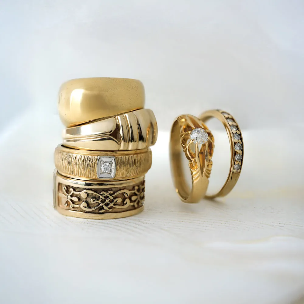Magpie Vintage-18k Wide Domed Band