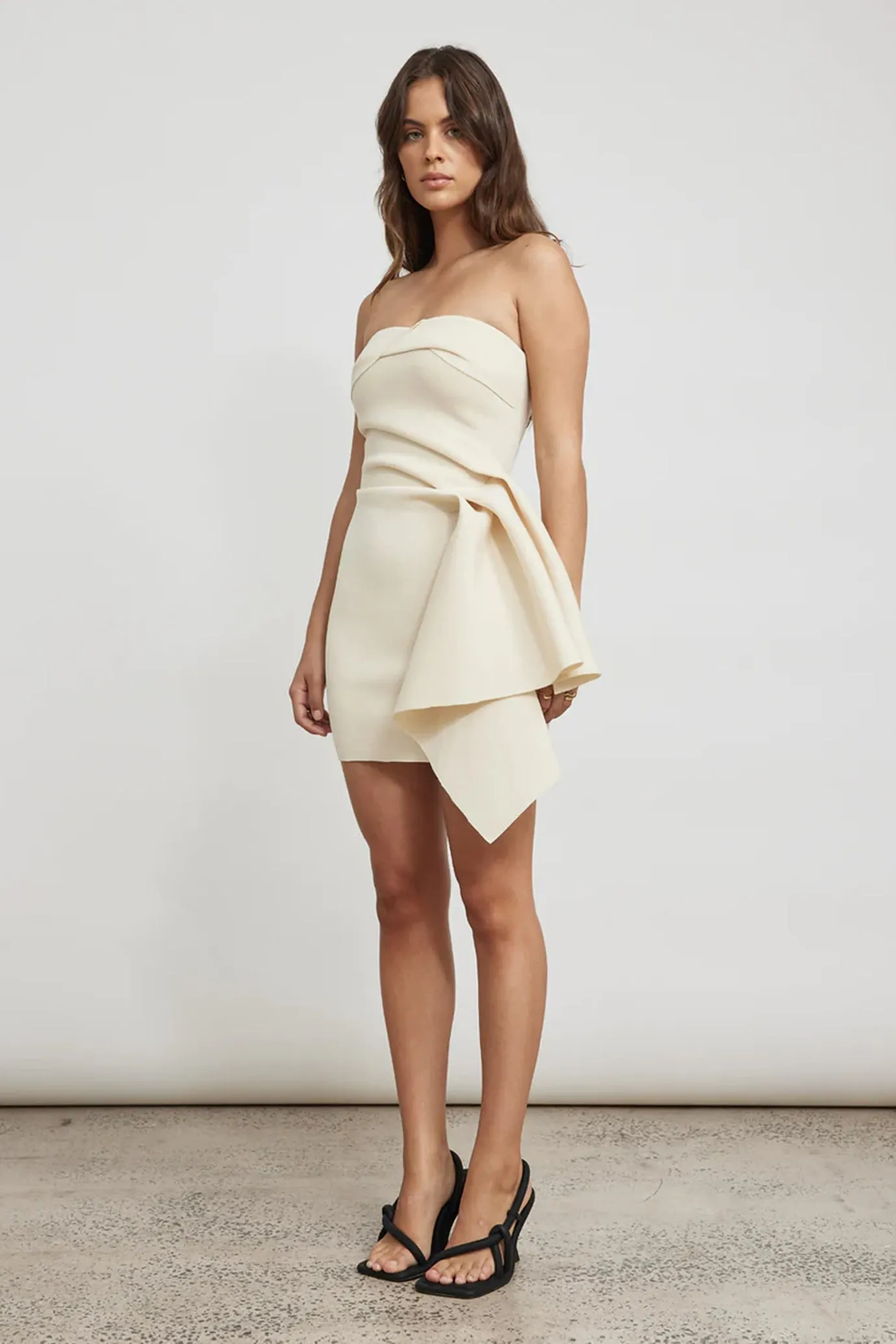 Nevie Dress Milk by TOJHÀ