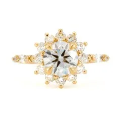 Sunny Diamond Halo Ring